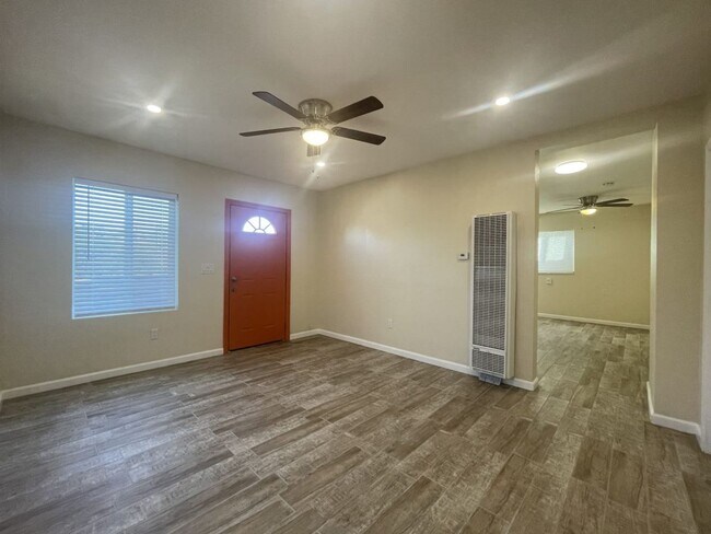 Foto del edificio - 5895-5897 Imperial Ave