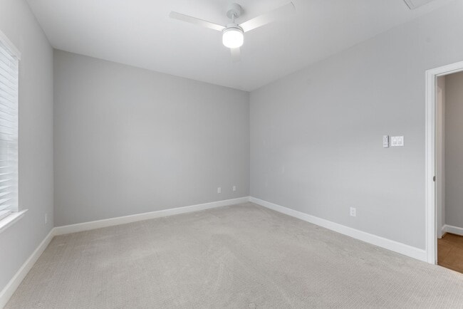 Building Photo - 114 Magnolia Grn St