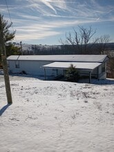 Building Photo - 643 Kelly Rd