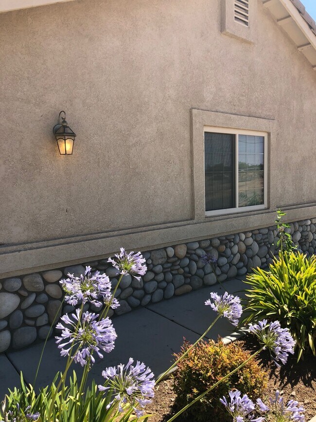 Foto del edificio - Adorable 3 bedroom Hesperia home!