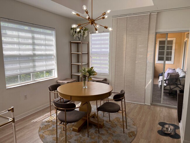 Building Photo - 1010 Villagio Cir