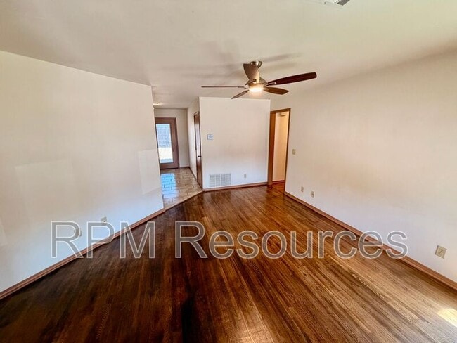 Building Photo - 4508 N Asbury Ave
