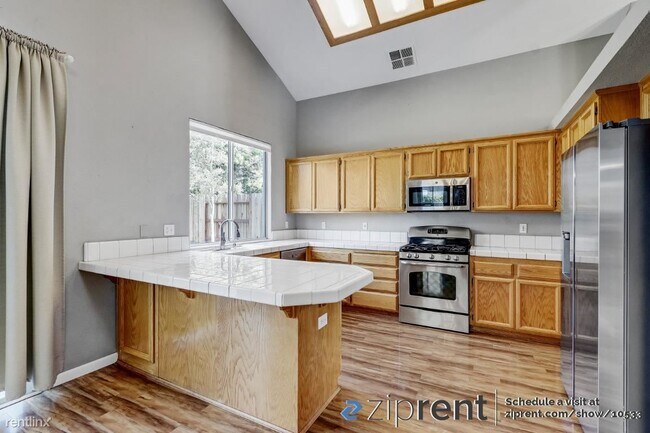 Building Photo - 4 br, 2.5 bath House - 1604 Poppy Circle, ...