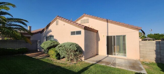 Building Photo - Silverado Ranch Single Story