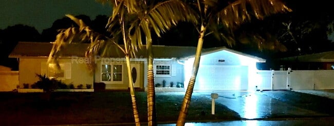 Building Photo - 2106 N Overbrook Ave