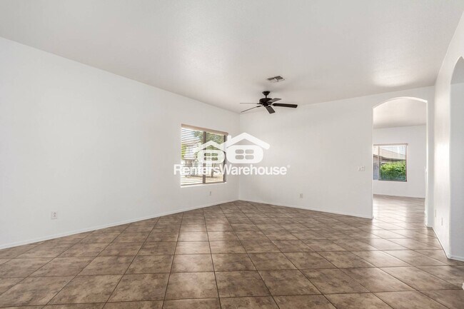 Foto del edificio - 14601 W Port Royale Ln
