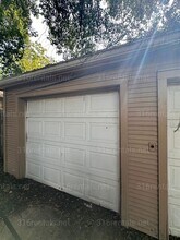 Building Photo - 916-918 Dellrose