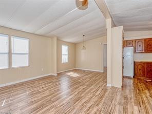 Building Photo - 240 Grosbeak Ln