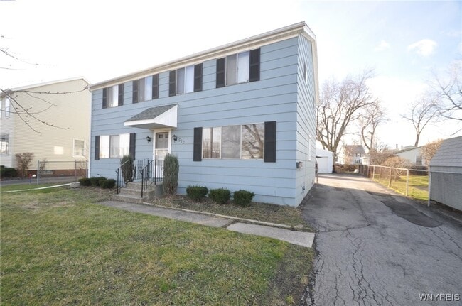 Building Photo - 512 Cayuga Rd