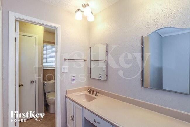 Foto del edificio - 613 W Castle Harbour Dr