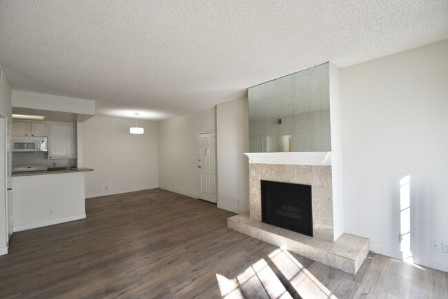 Building Photo - 11594 Moorpark St