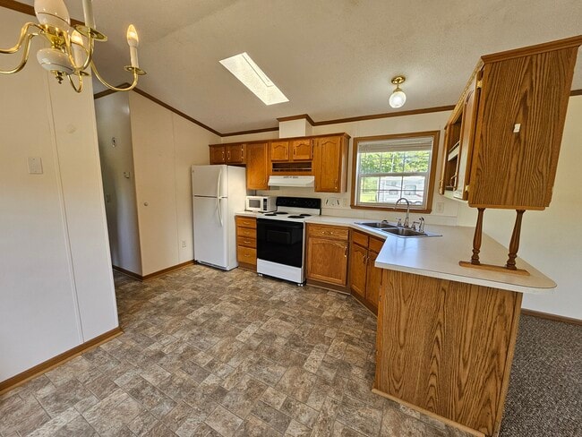 Building Photo - 4 Irene Ave