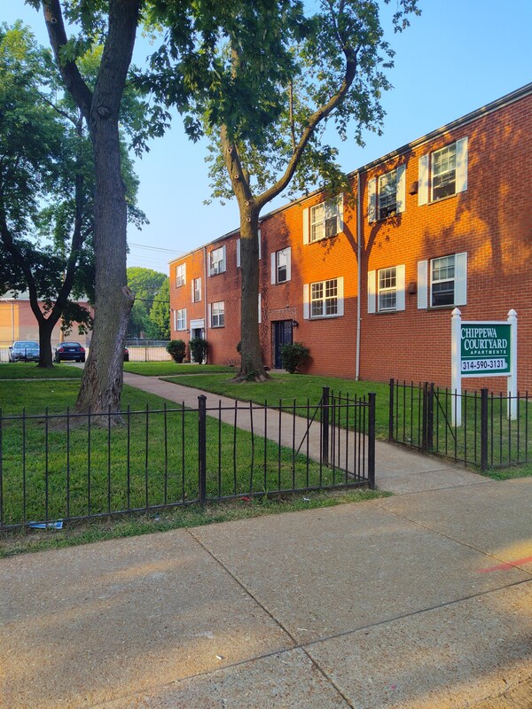 Primary Photo - 2909 Chippewa St