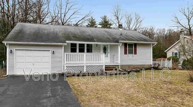 Building Photo - 72 Hathorn Blvd