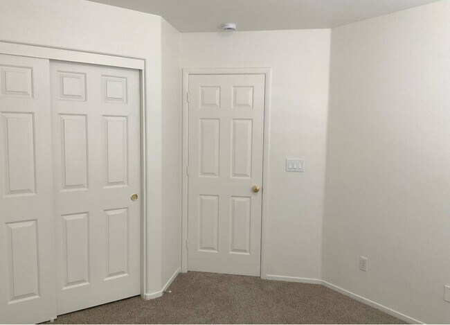 Foto del edificio - 6181 Arlington Ash St