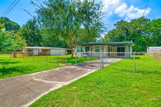 Building Photo - 613 Edgecliff Dr