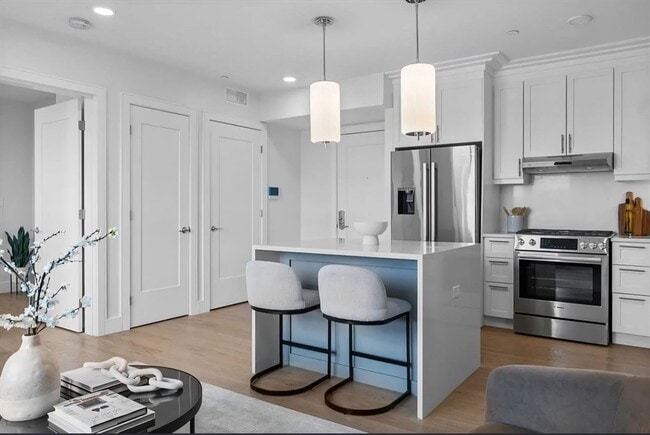 Building Photo - 301 Border St