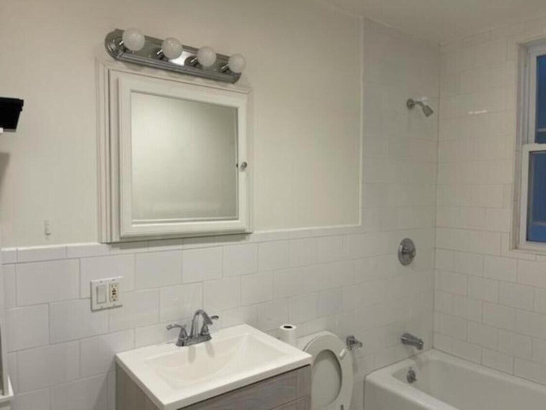 Building Photo - 1539 Bay Ridge Pkwy