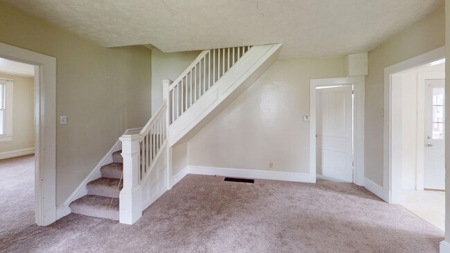 Building Photo - 337/339 N McKean St