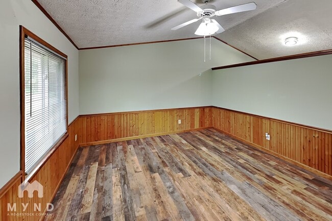 Foto del edificio - 4549 Strickland Blvd