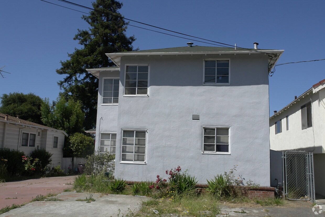 Building Photo - 3719 Redding St
