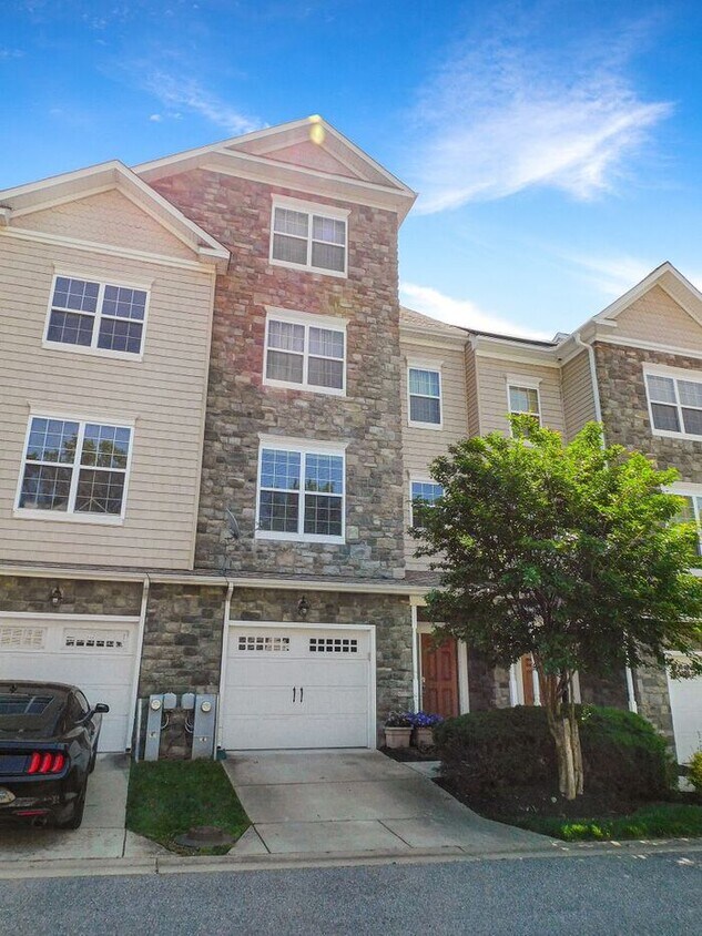 3672 Bedford Dr, North Beach, MD 20714 Townhome Rentals in North
