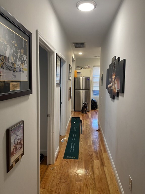 Foto principal - 663 E Broadway