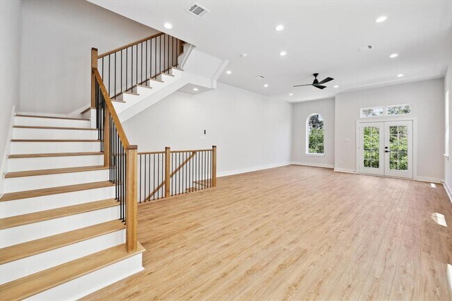 Foto del edificio - 1033 W 17th St