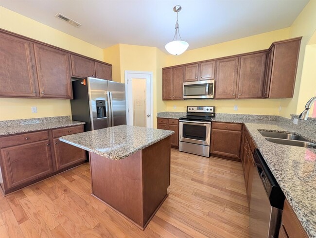 Foto del edificio - 244 Belclare Way