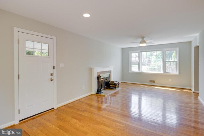 Building Photo - 6809 Huntsman Blvd