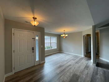 Foto del edificio - Spacious 3BR+ with fully fenced in backyard