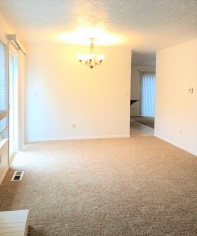 Foto del edificio - Well Cared For Home in Oak Hills Neighborh...