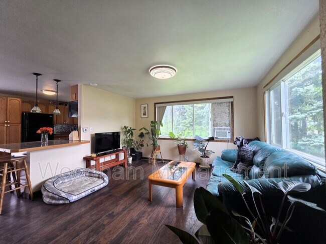 Foto del edificio - 630 Springhill Ln