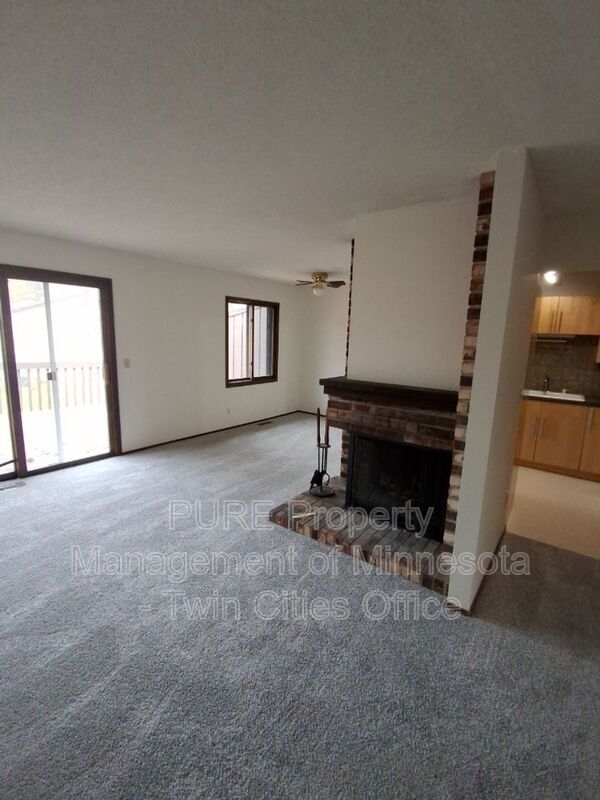Foto del edificio - 218 W Eagle Lake Dr