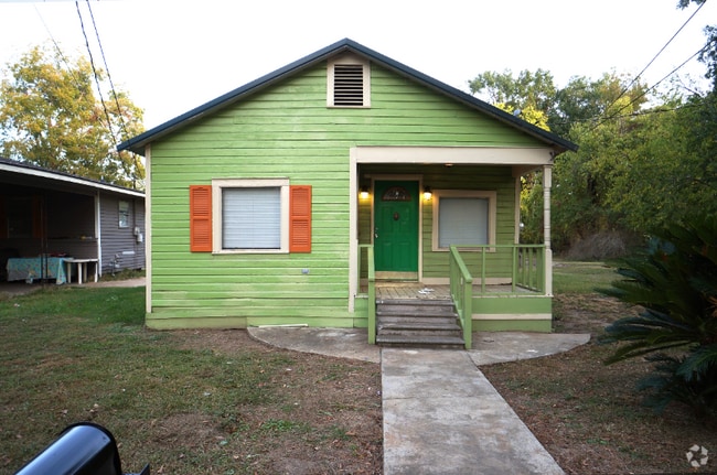 Building Photo - 1034 Pandora St