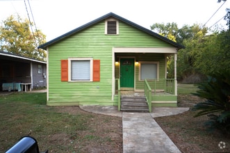 Building Photo - 1034 Pandora St