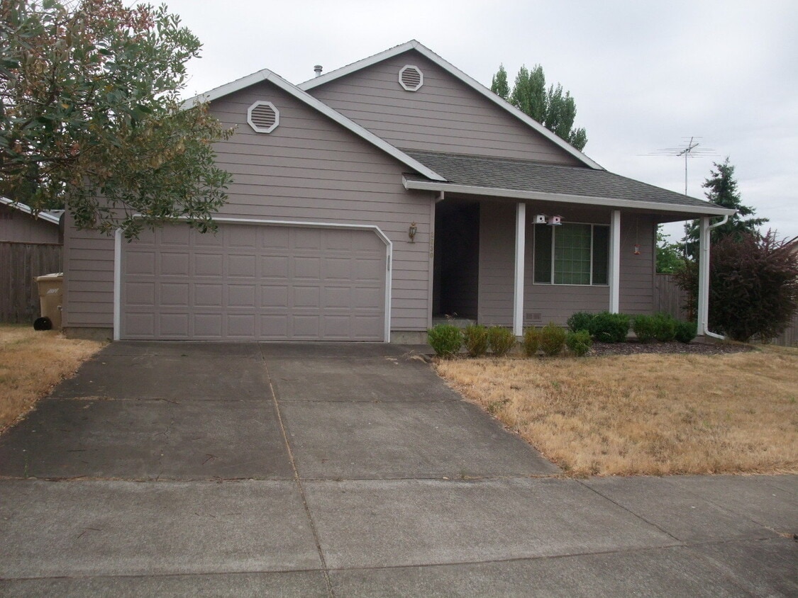 North Albany / 3 bed 2 Bath - Family Room... - North Albany /  3 bed 2 Bath - Family Room...