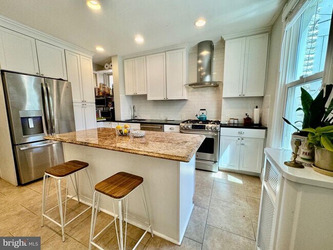 Building Photo - 3215 11th St NW