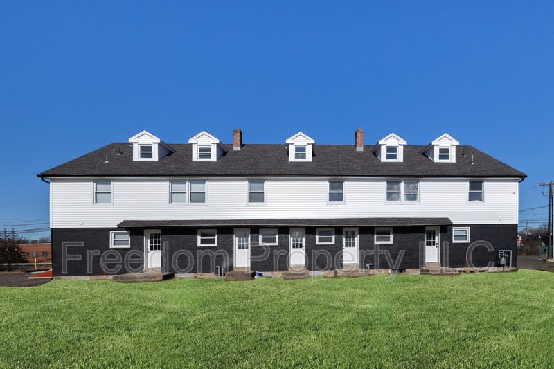 Foto del edificio - 28 Aircraft Rd