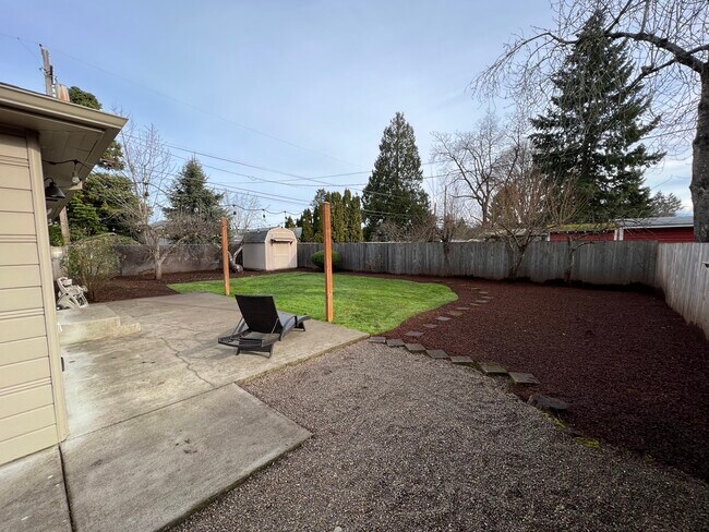 Building Photo - 20 SW 137th Ave