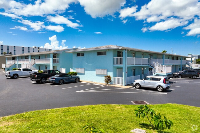 Building Photo - La Riviere Condominiums