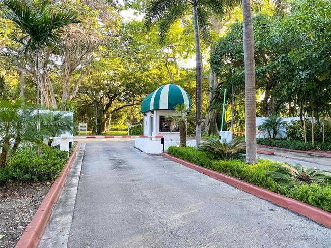 Foto del edificio - 770 NE 69th St