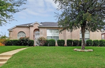 Building Photo - 720 Dandelion Dr