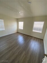 Building Photo - 1711 Santa Paula Dr