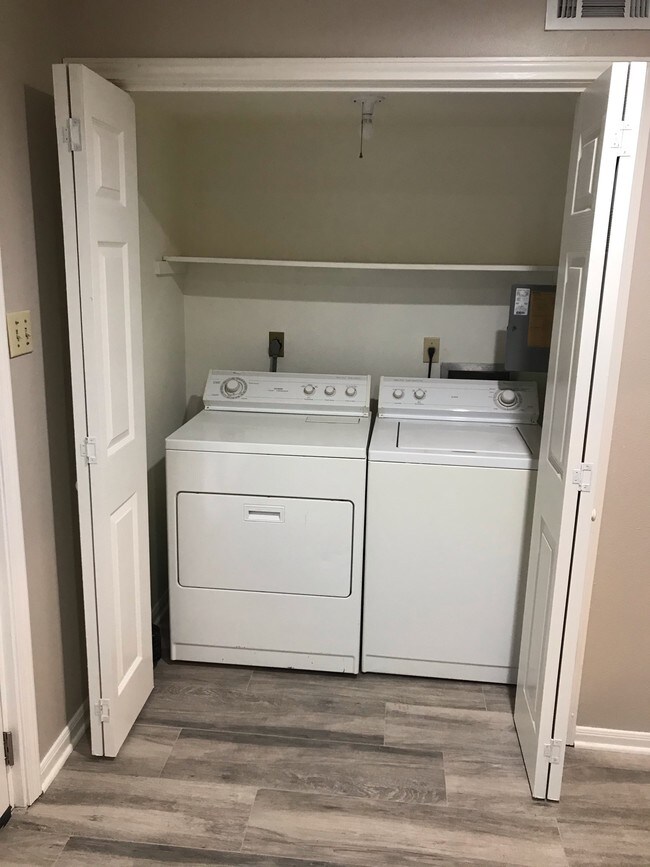 Foto del edificio - 2909 Roosevelt Blvd