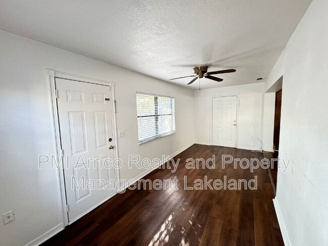 Building Photo - 2240 Jungle St