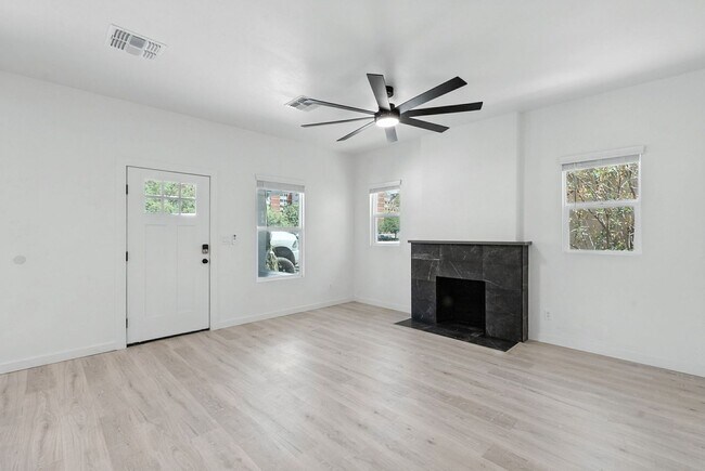 Foto del edificio - 840 E 6th St