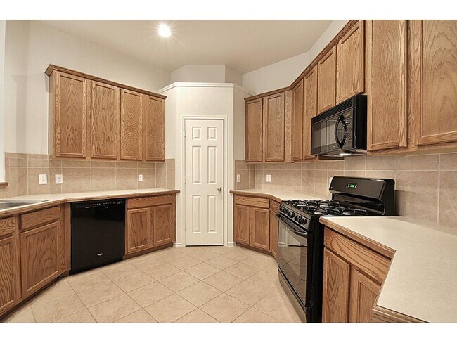 Building Photo - 13330 Henderson Dr