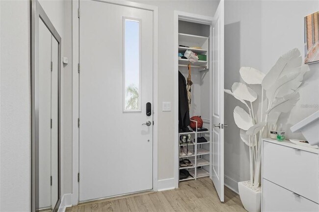 Foto del edificio - 2511 N Grady Ave