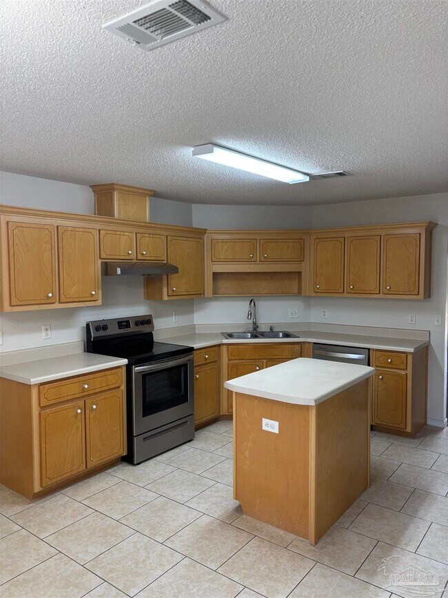 Foto del edificio - 5687 Sweet Birch Ln